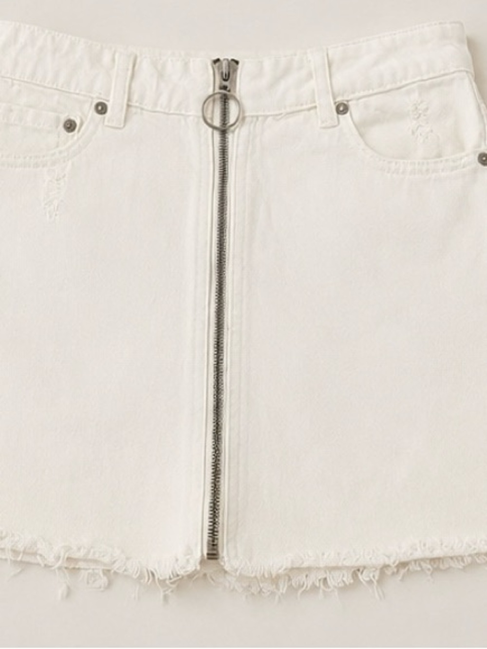 We The Free White Denim Mini Skirt Size 26 Front Zip Raw Hem Festival Boho